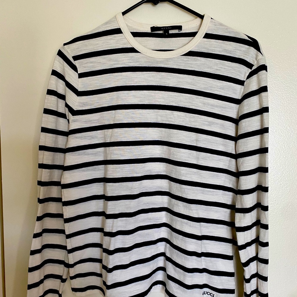 Barely used Gucci tshirt crew neck